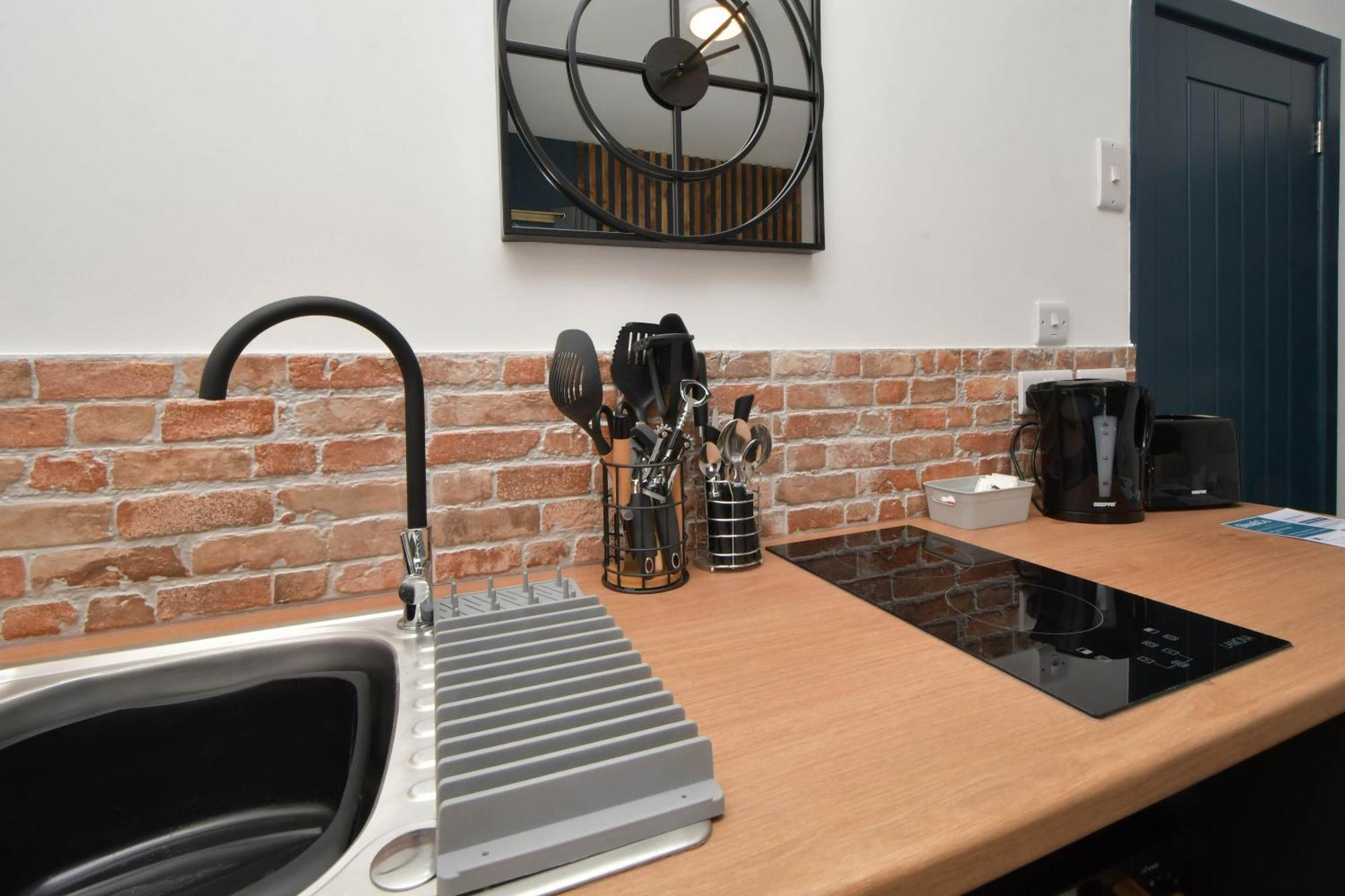 Stay At Shobnall Road Rooms And Studios Burton Εξωτερικό φωτογραφία